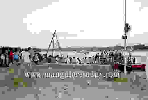 Hanging bridge to Tannirbavi / suspension bridge between Sultan Battery and Tannirbavi